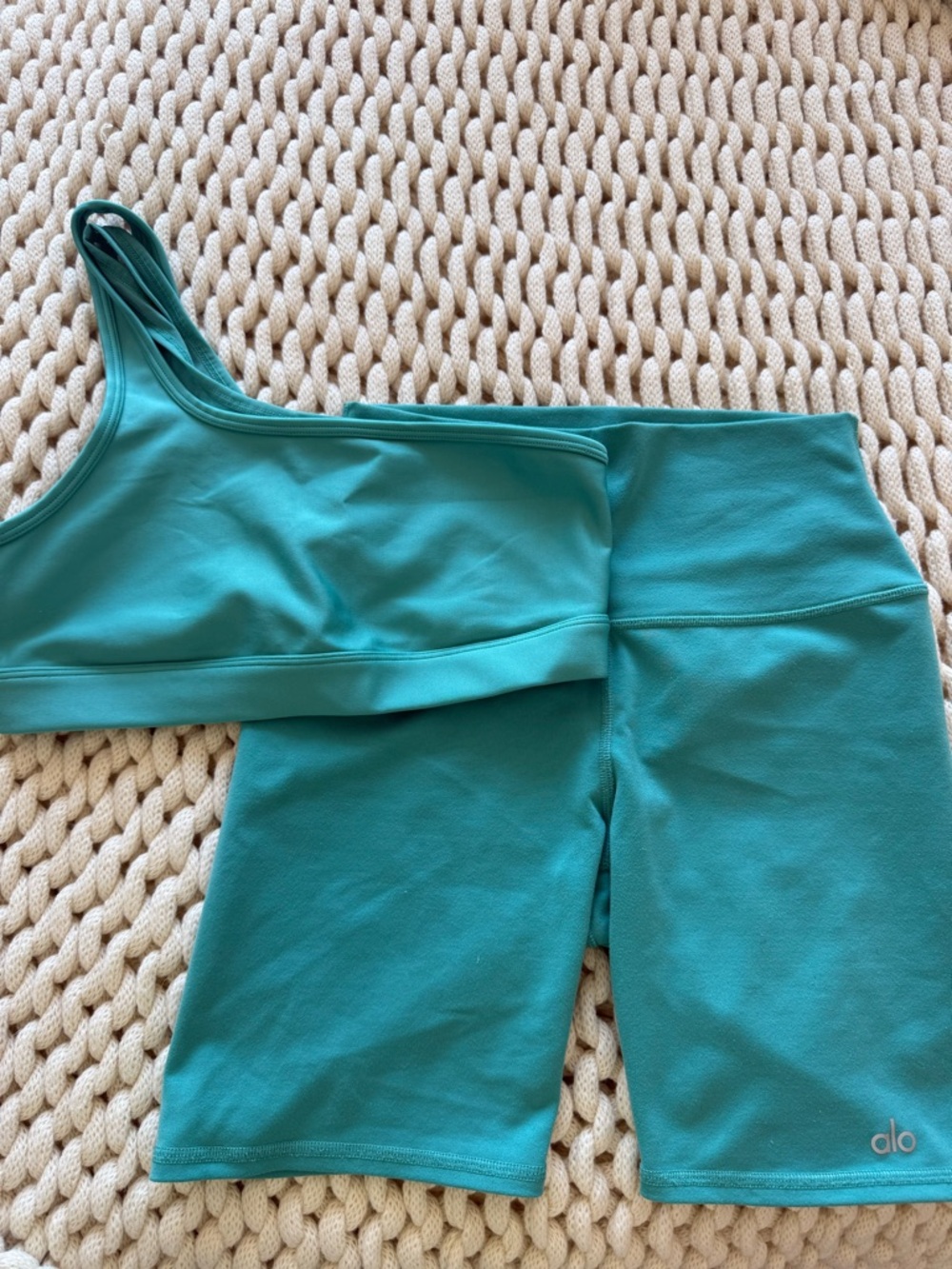 ALO Yoga Teal Sports Bra & Biker Shorts Set